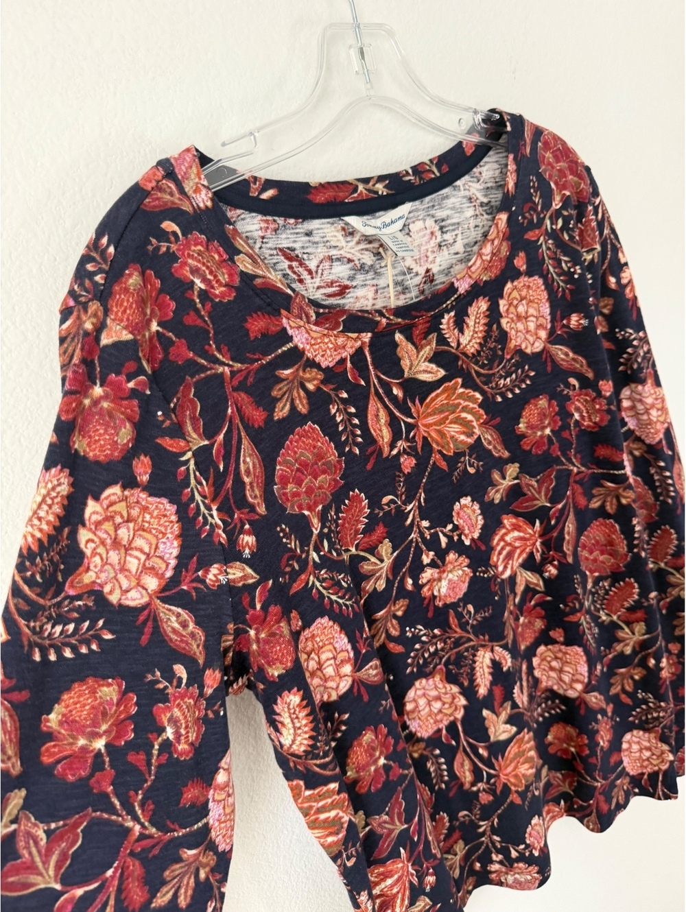 Tommy Bahama NWT Round Neck Floral Ashby Isles Exquisite Blouse Size L - Picture 3 of 7